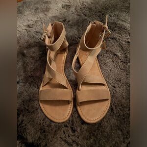 NWOT Sandals
